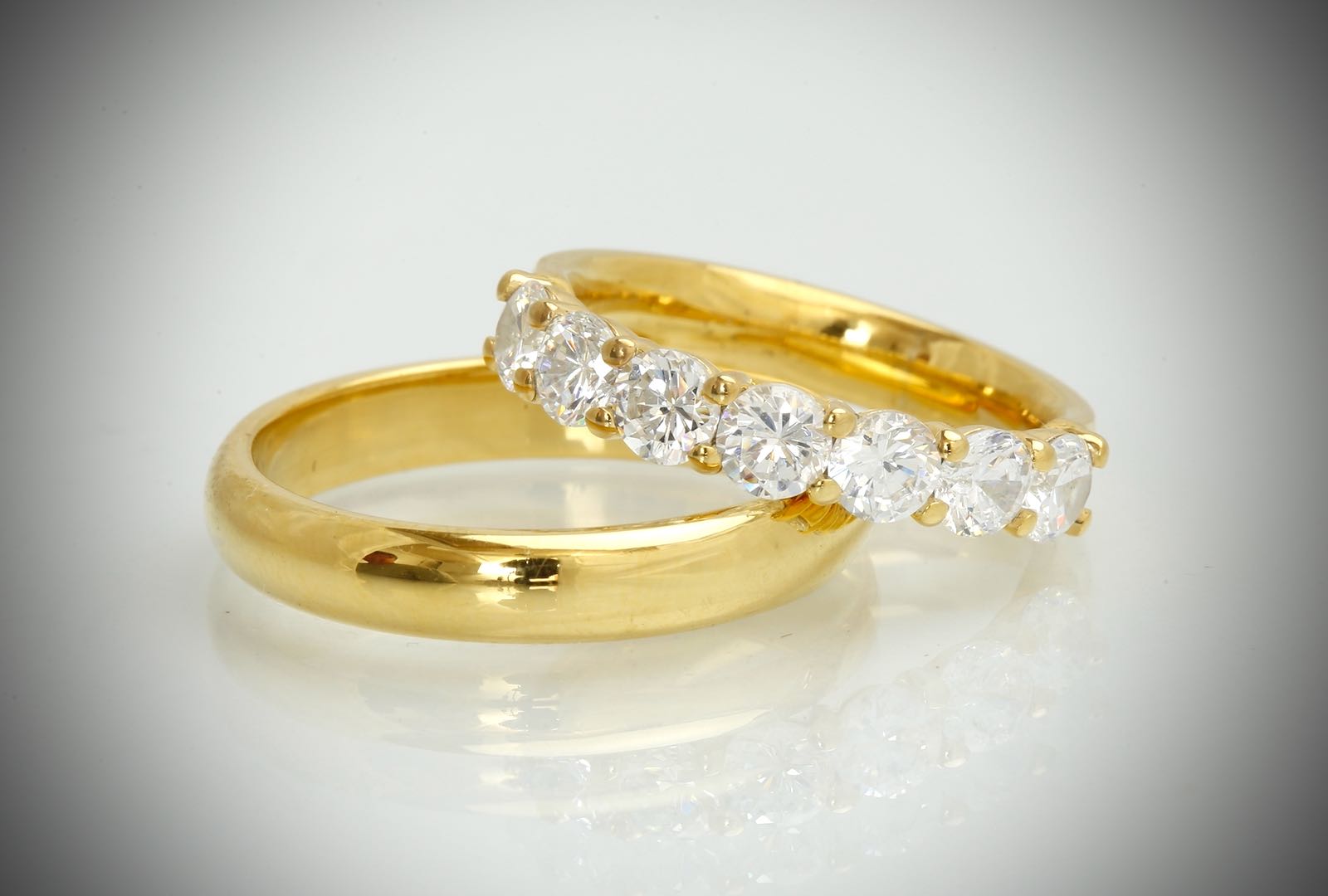 Amazing Jewelz - forlovelsesringe til hende, vælg mellem guld eller hvidguld 