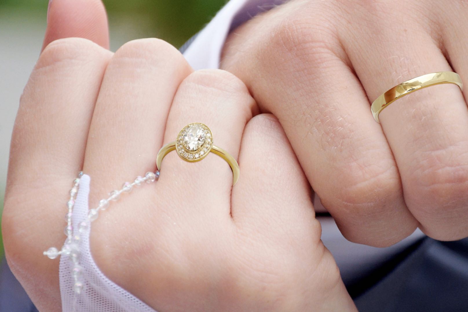Allianz vielsesringe, vælg diamant størrelse, diamant farve og guld eller hvidguld